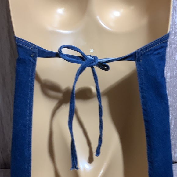 Denim Jean Apron with Pockets Tie Back and at the Neck - Picture 10 of 14